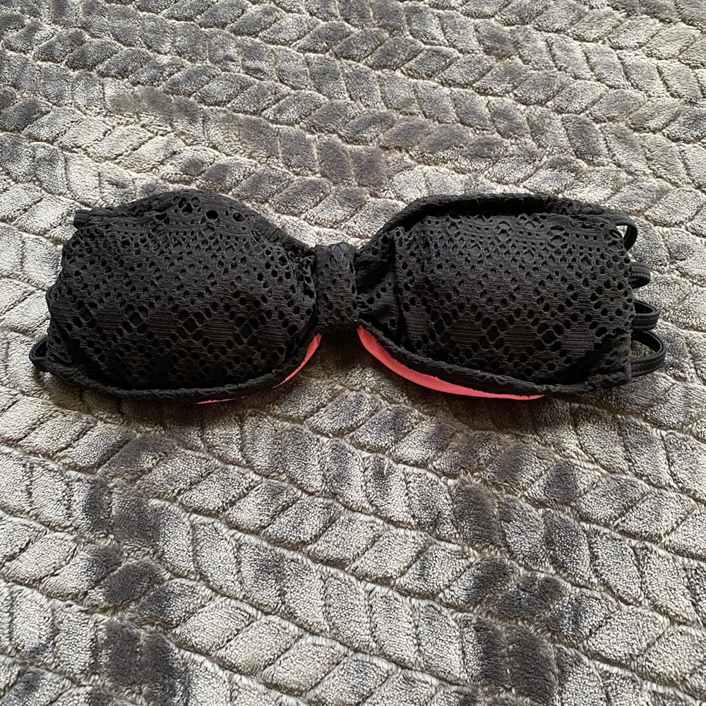 Strapless swimsuit top